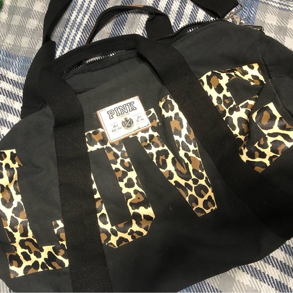 Pink Vs Bundle - Picture 3 of 6